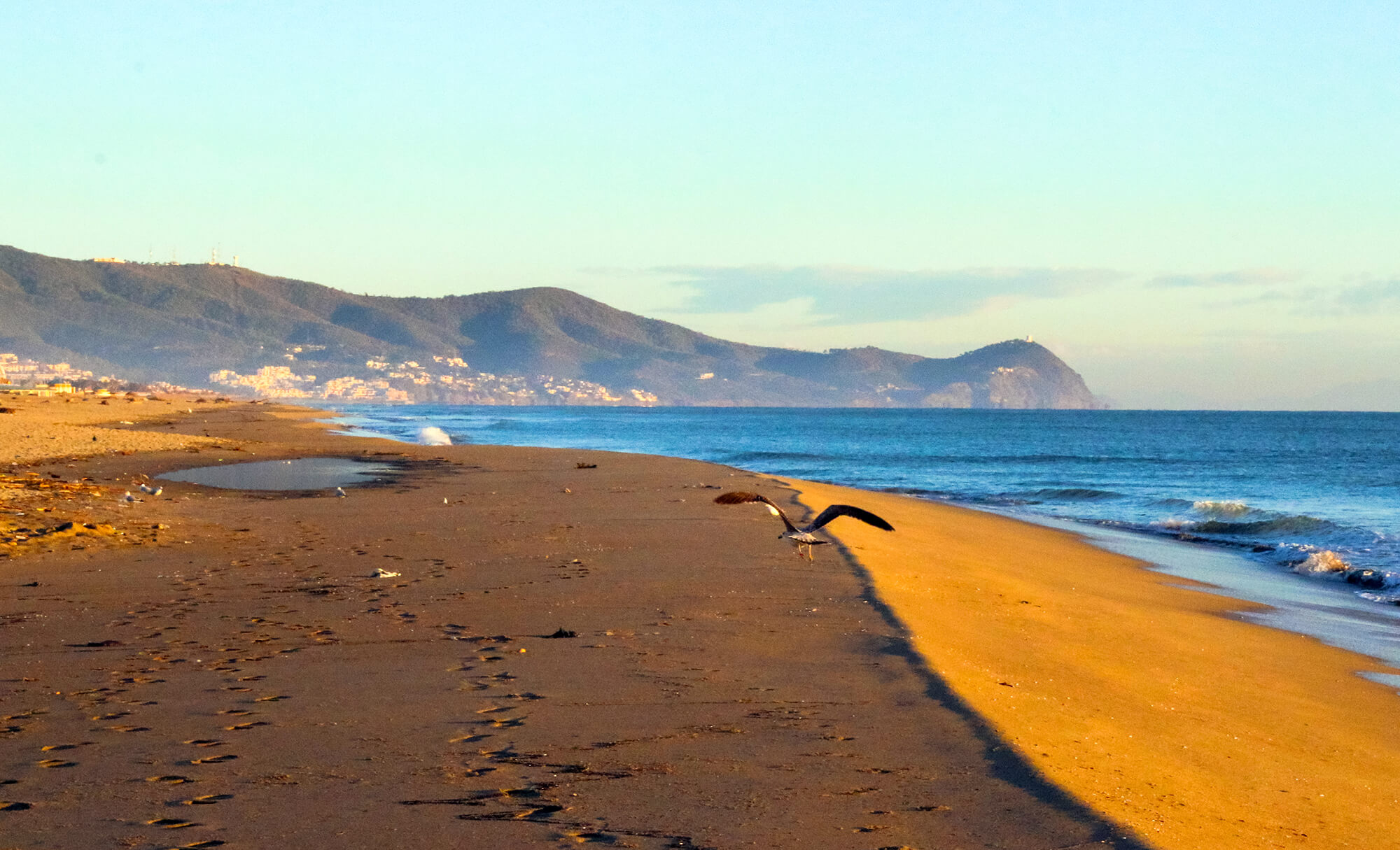 O que ver e fazer em Tetuão: uma viagem inspiradora no alto das montanhas - Baía Tamuda e Praia Martil